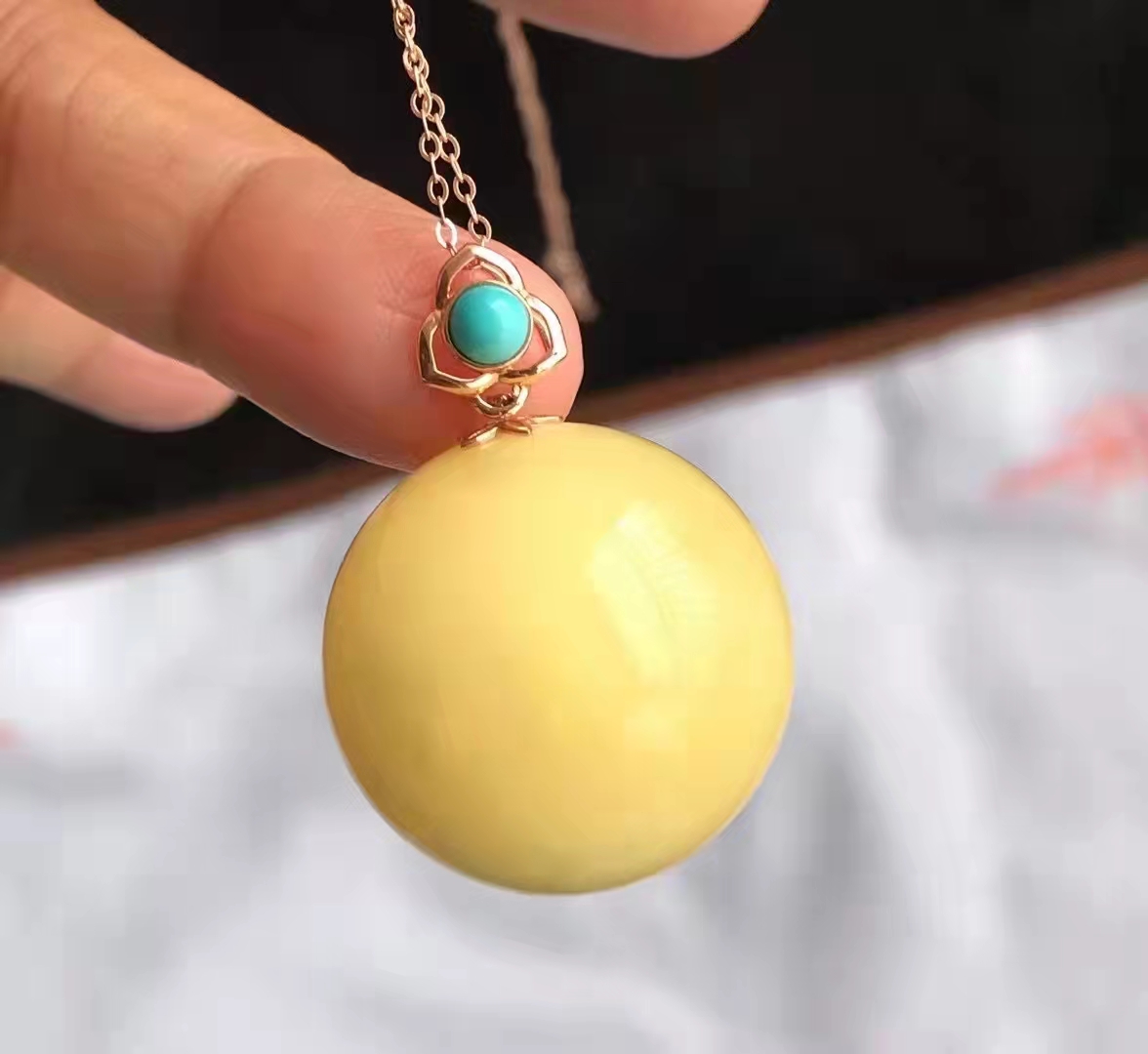 蜜蜡|蜜蜡和翡翠哪个更有收藏价值