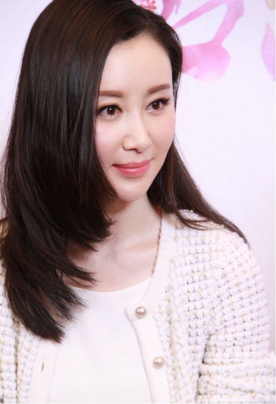 舒畅|“娱圈弃女”舒畅的消亡史，她的故事远比想象的还要惨淡