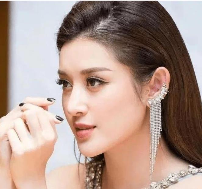 |越南第一美女有多诱人?五官精致,身材妖媚,网友:气场真棒