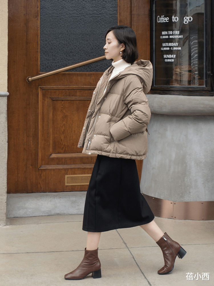 蓓小西 奔三奔四的女人别穿得太薄，试试这些羽绒服混搭，轻松美出新高度