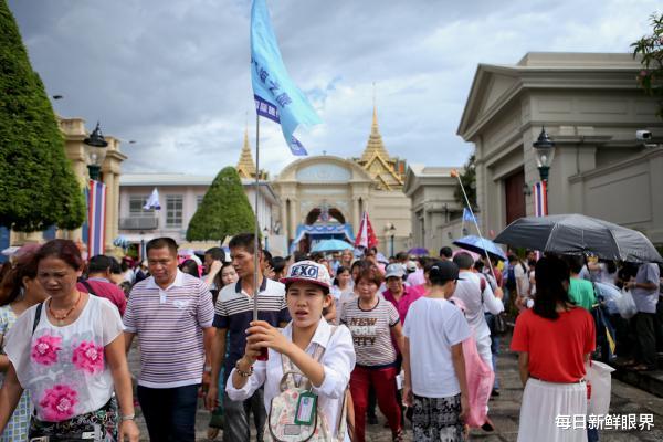 导游|怎么去泰国旅游，总有女导游问男性: 你带女友了吗？究竟有啥猫腻