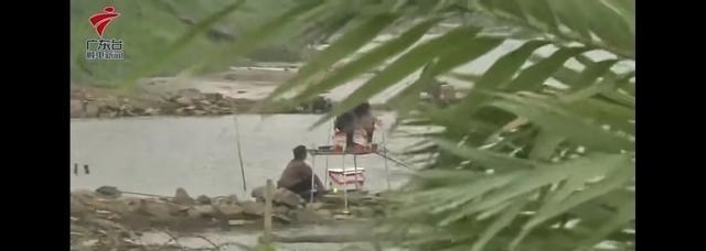 佛山男子钓鱼突然发晕呕吐,想去医院,但还没跑上汽车,就晕倒了