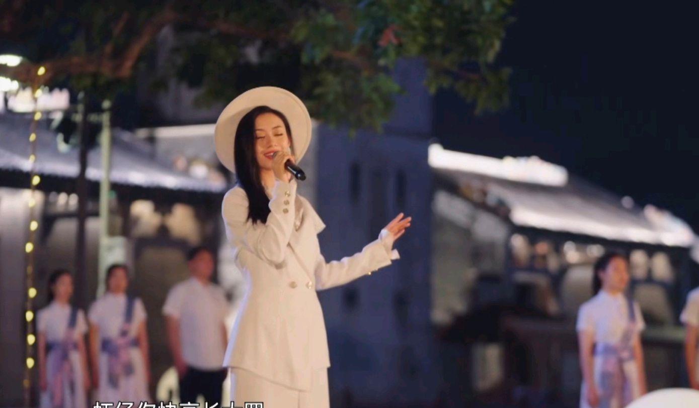 王菲|2021好声音亚军王靖雯被热捧,冠军伍珂玥被架空后登上央视晚会