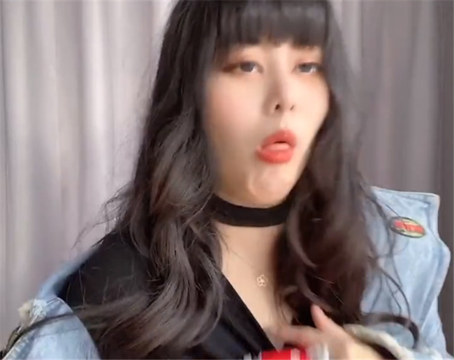 女主播|为证腰细,腐团儿短裙故意剪开!皮克桃不服,学人走“绿茶”路线