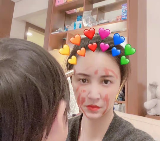 王一博|张歆艺不小心划伤儿子耳朵，秤砣反过头来安慰：妈妈我不生气，因为我爱你