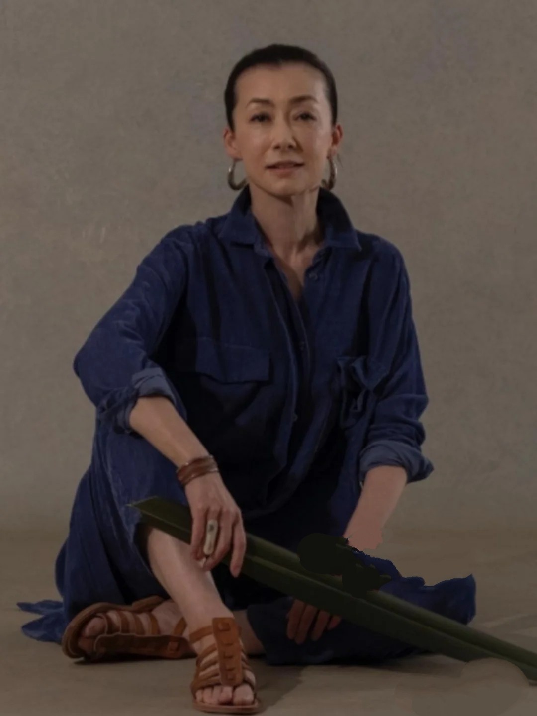 虎哥说衣不二|优雅不分年龄,日本姐姐近60岁依旧美丽端庄,这才是岁月不败美人