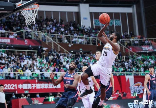 辽宁男篮|15+7+5+3！辽宁队新援拼到6犯离场 他是球队获胜功臣