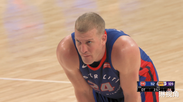 活塞隊|湖人險勝活塞！勒布朗關鍵時刻扛起球隊，賽后老詹率先退場，濃眉走進場內