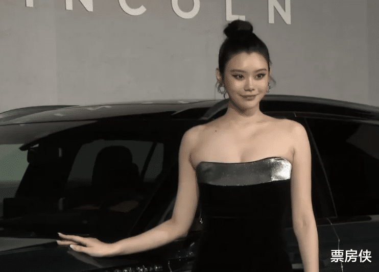 赵丽颖|芭莎礼服夜：杨颖翻车，倪妮平淡，胜出的是穿国货的赵丽颖张小斐