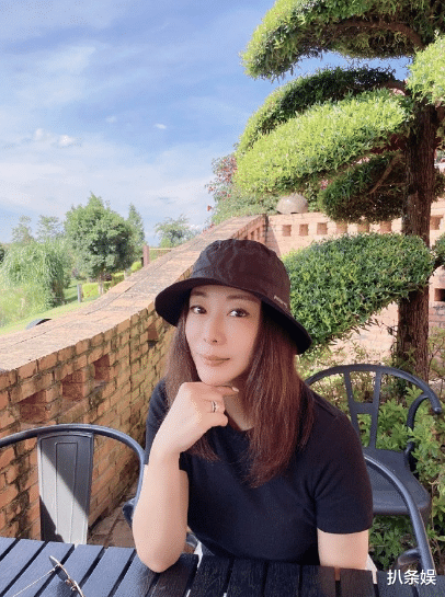 保剑锋|保剑锋一家三口出游，6岁儿子暴风长高，老婆腰身变粗孕味足