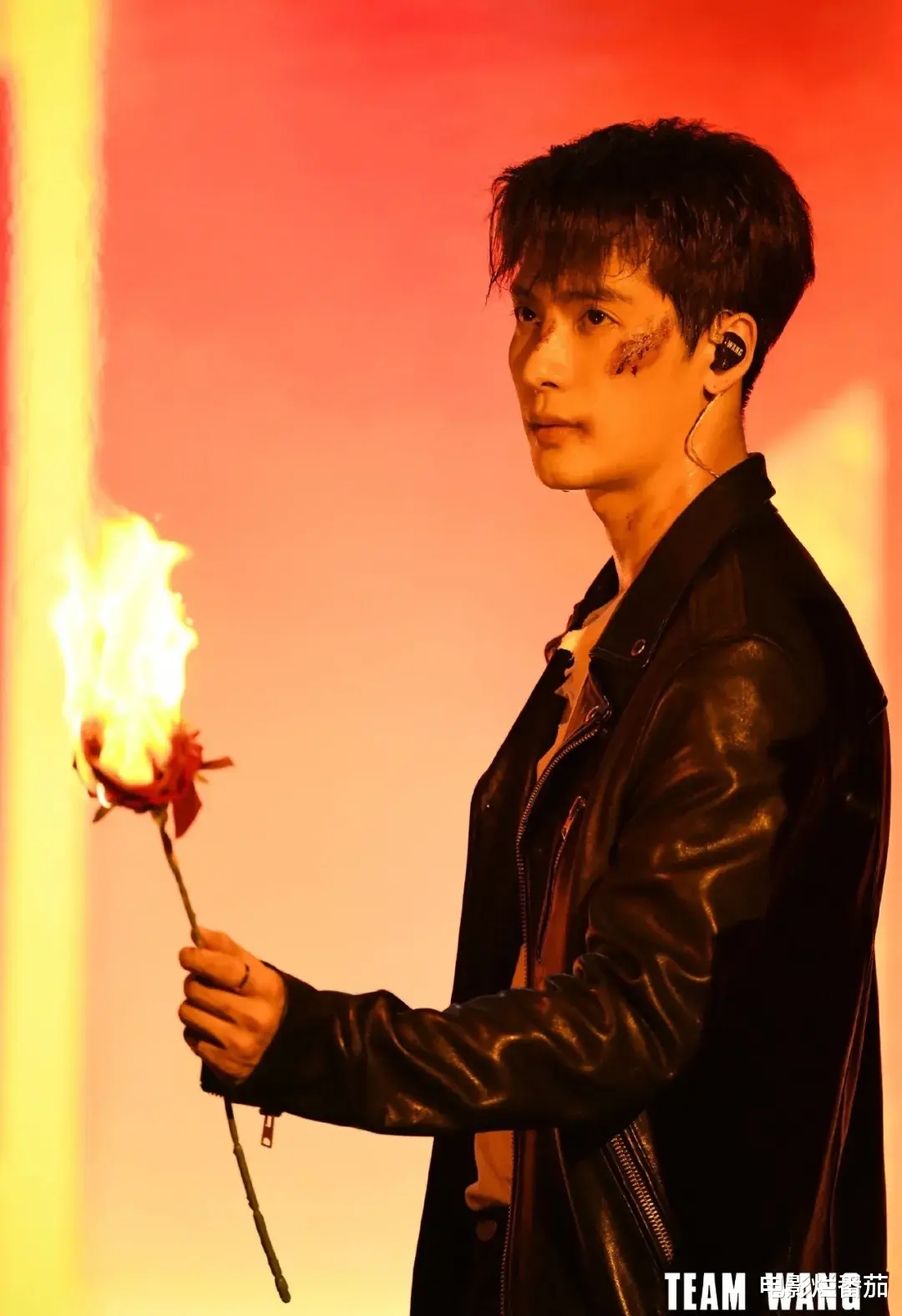 毛阿敏|818晚会，周深罕见失常，毛阿敏频频跑调，湖南卫视赢收视输口碑