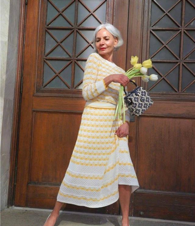 望江楼外楼|年过50的女人，穿衣打扮别作妖，只要做到：不装嫩也不显老就好看