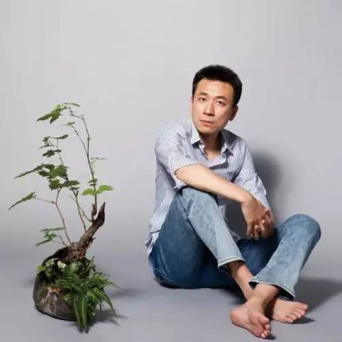 王微|“国漫大佬”王微：为一条蛇砸3个亿，值吗？
