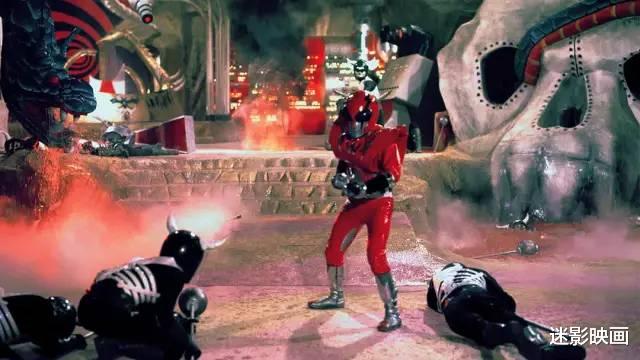 吴孟达|46年前的港版奥特曼，华语首部超级英雄片，剧情奇葩雷人却烂成神作！