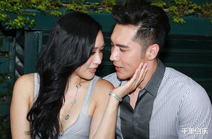 王一博|钟丽缇情人节晒全家福，穿抹胸红裙与公公婆婆合照，少女感超强！