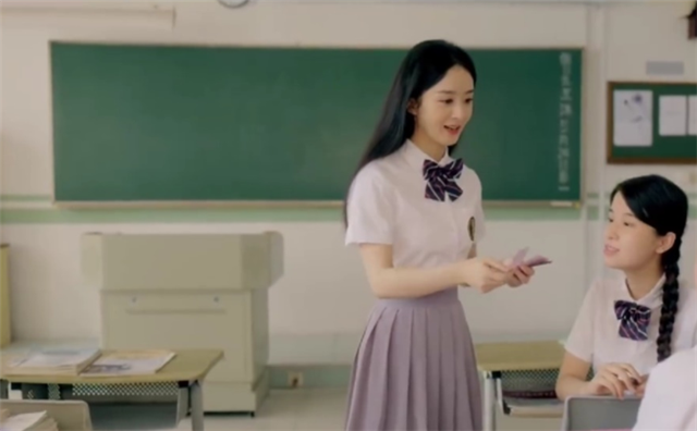 赵丽颖|赵丽颖离婚后穿学生装，少女感十足，状态超甜美