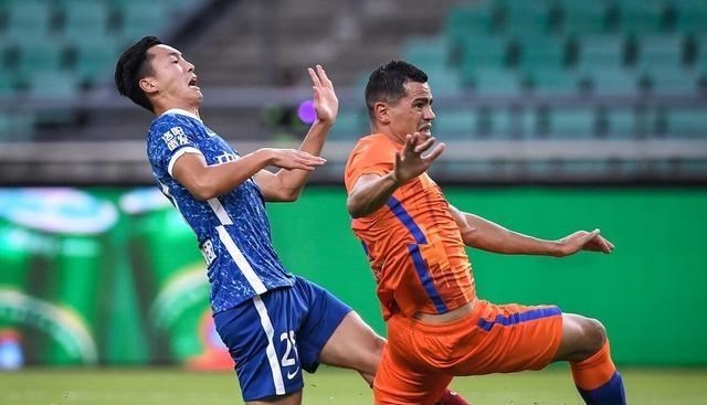 憨爸爸育儿|泰山队新外援显示吉尔属性，送前锋支援河北队，争冠能实现双赢