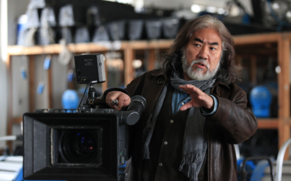 李玉刚|张纪中直播卖货，娇妻杜星霖帮忙吆喝，网友却质疑：为什么要嫁老头？