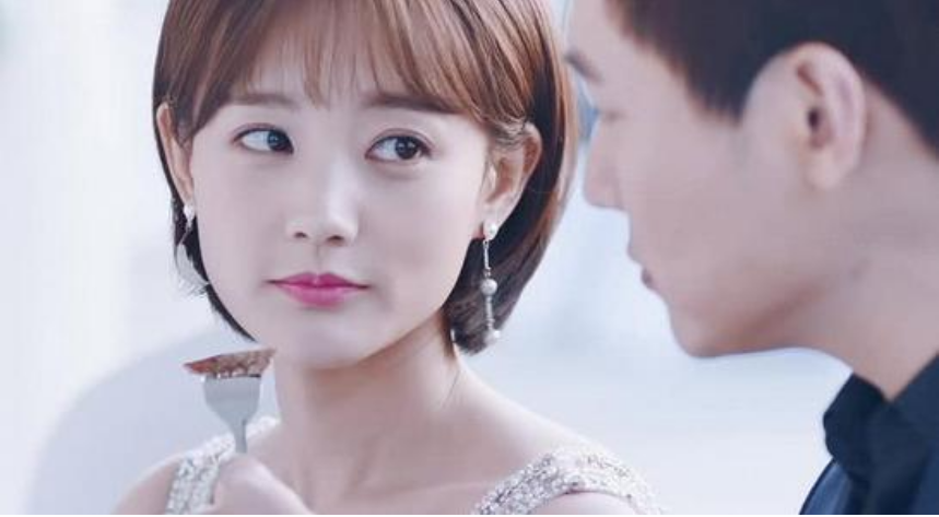 赵丽颖|她是赵丽颖替身，趁赵丽颖怀孕时疯狂接戏，今30岁两人已平起平坐