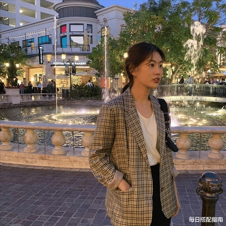 每日搭配指南|入秋后穿“西装”，这几个“穿搭雷区”尽量避开，哪怕你身材再好