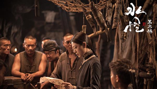 行星秘闻|《水怪2：黑木林》惊喜不断，王真儿又飒又美，特效堪称国产巅峰