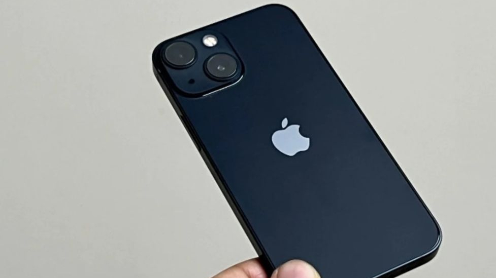 苹果正式推送iOS15.1.1系统，iPhone12和13系列机型建议更新