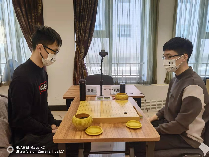 杨鼎新|大棋士赛杨鼎新逆转胜陶欣然 时越芈昱廷晋级