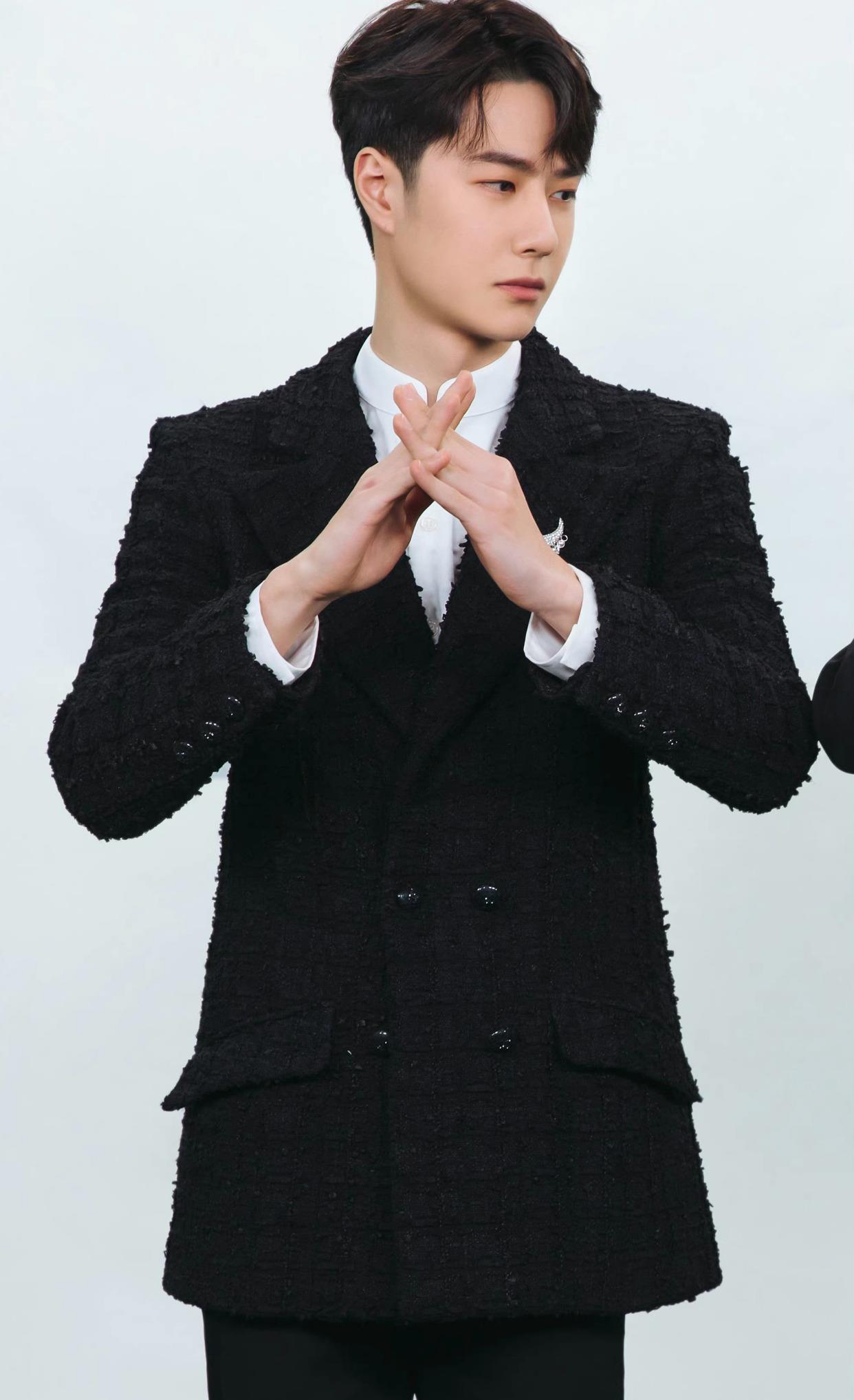 娱乐圈|王一博新剧杀青,低调回京,后续行程引关注