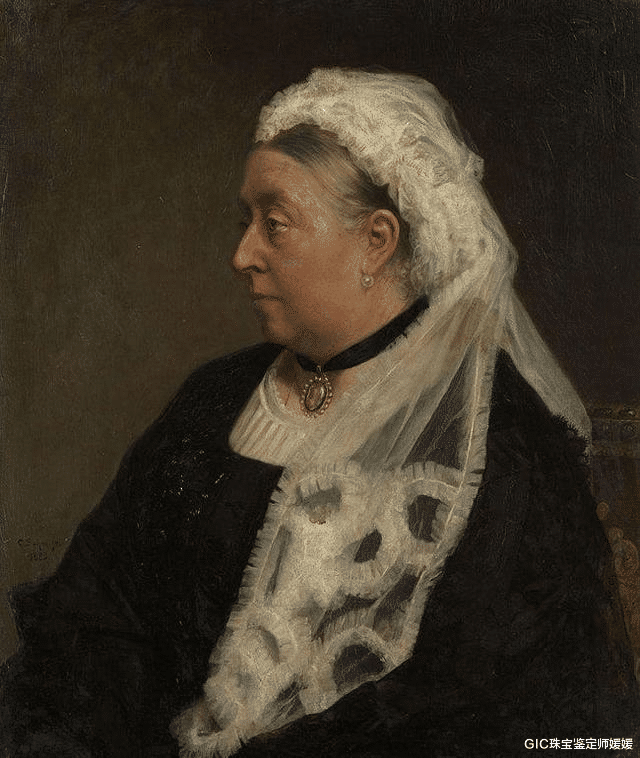 GIC珠宝鉴定师媛媛|暗黑系珠宝,用个性独特的精致优雅美感,展现出骨子里的另一面的