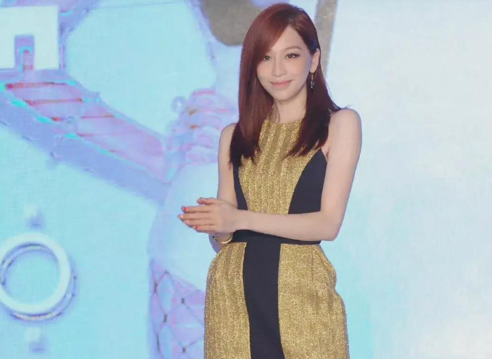 王心凌|王心凌身材管理很优秀,只可惜医美之后,这张脸不如当初自然了