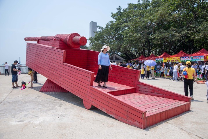 华南头条 踏浪踩沙 南沙滨海沙滩成珠三角游客热门打卡点!