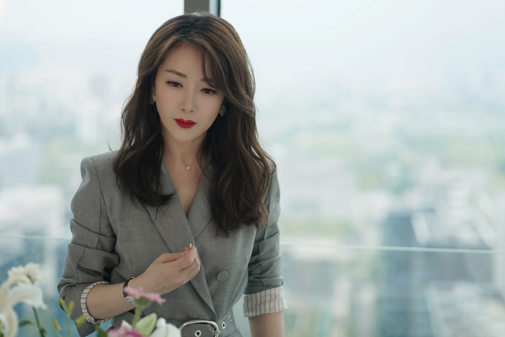 秦岚|陈紫函《暖阳之下》大获好评 女霸总引发网友热议