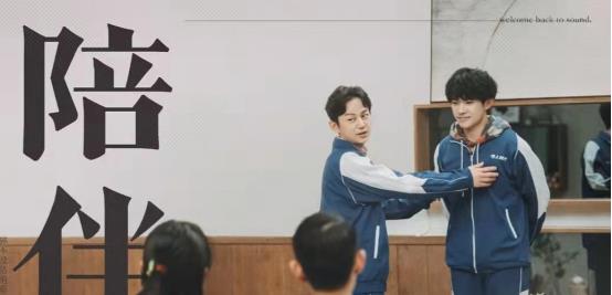 何炅|《快乐大本营》因升级停播，何炅谢娜已合作新综艺，易烊千玺待定