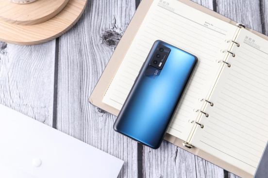 vivo|256GB+120Hz屏仅2699元，还有66W快充，vivo良心旗舰手机！