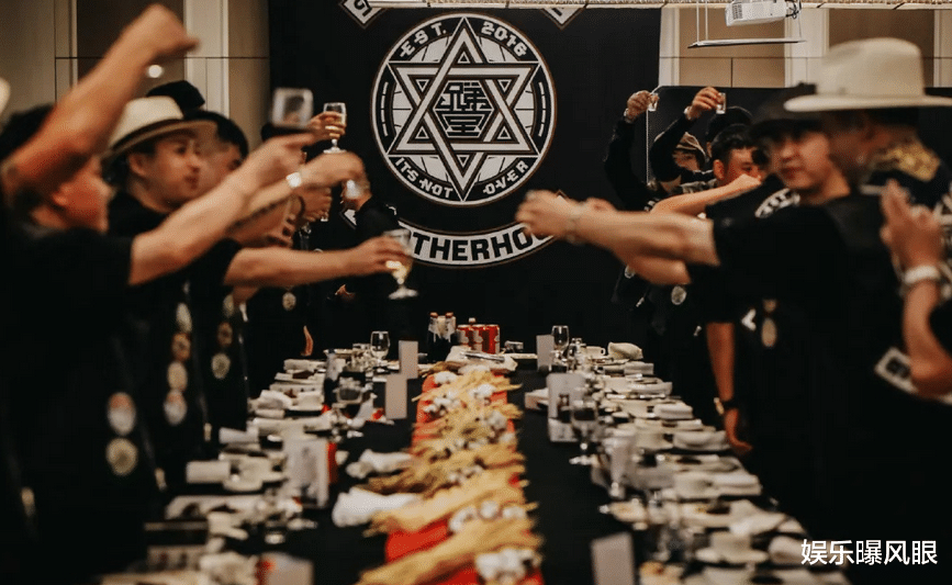 李亚鹏|李亚鹏回应“兄弟堂”，四字回应撇清关系，网友：照片怎么解释？