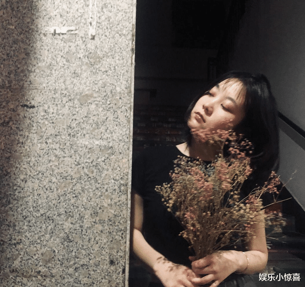 |4200万粉丝的邵雨轩，背后女人曝光后，网友：不当明星可惜了