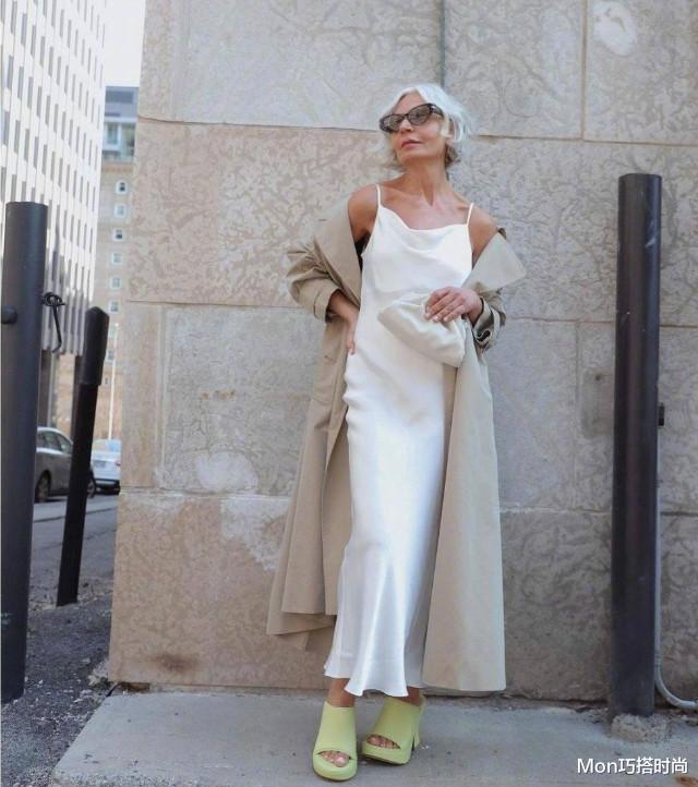 Mon巧搭时尚|年过50的女人，穿衣打扮别作妖，只要做到：不装嫩也不显老就好看