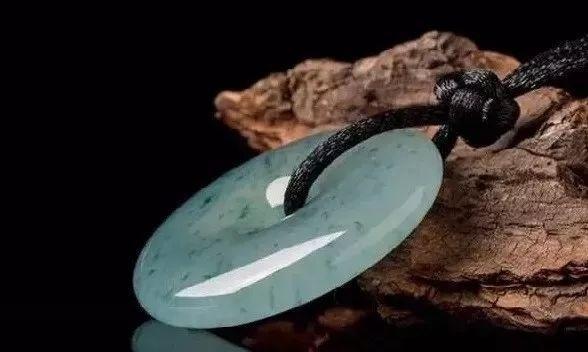 翡翠|翡翠平安扣的知识大全你了解多少？