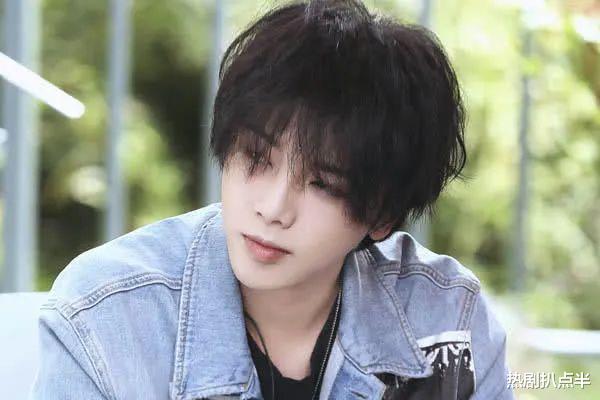 陈小纭|4位明星动脸后遗症：陈小纭脸部僵硬合不上嘴，华晨宇下巴太尖锐