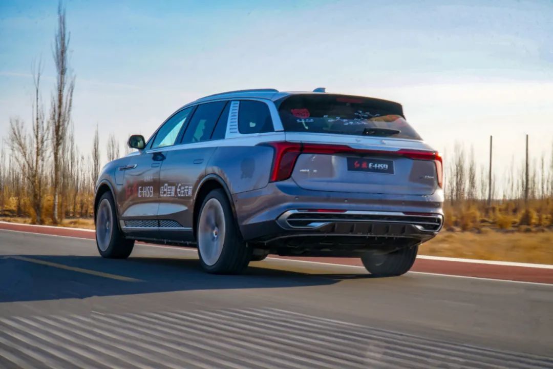 SUV|红旗E-HS9车主哭了，续航500公里实际只跑200多，无法挂档频繁修