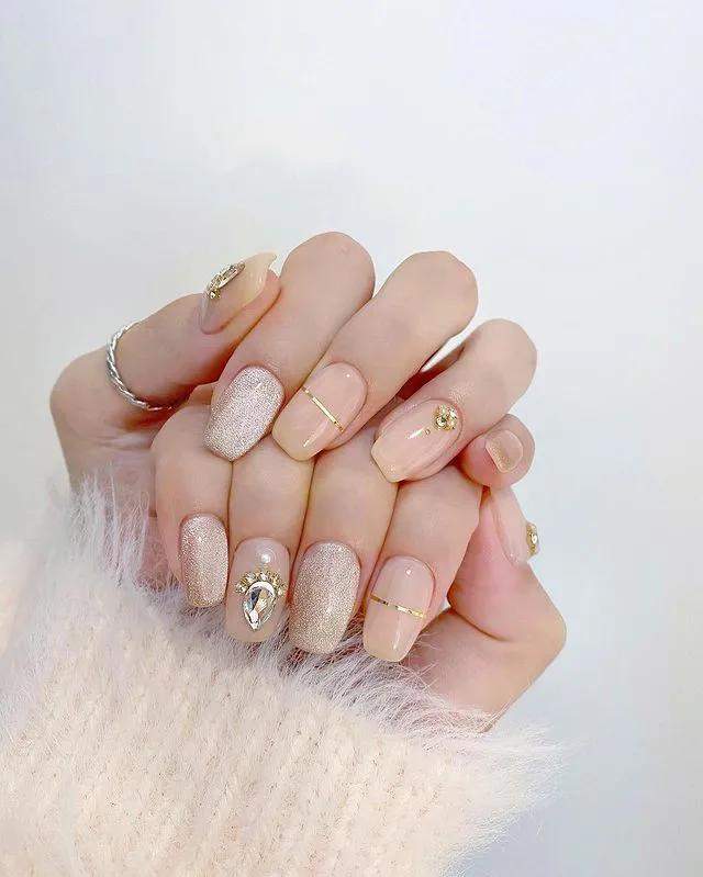 王子文|适合春天的韩系美甲~简约又时尚！