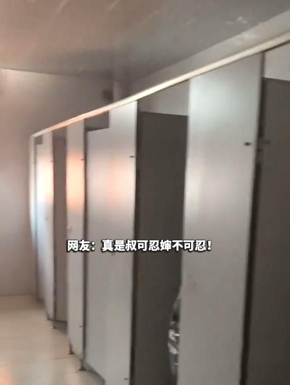 厕所之声 “这就是女厕所!”武汉一高校女生吐槽厕所,10个坑位保洁占6个