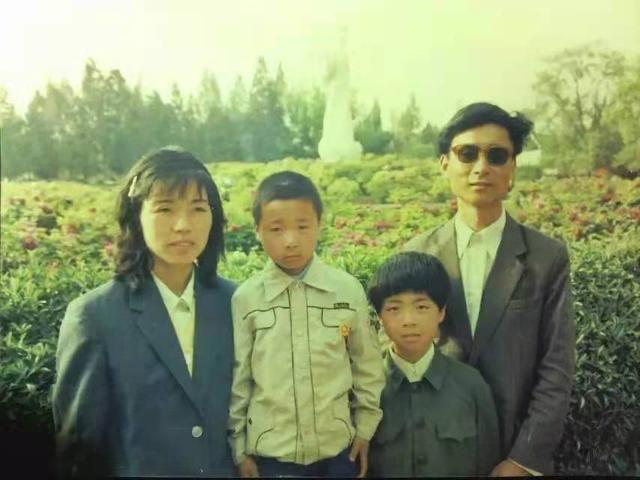 斯帕|老照片里的温情！“我与王城公园的第一张合影”唤起市民回忆