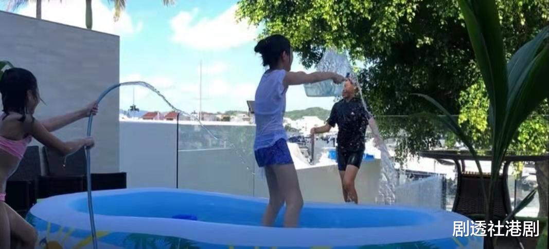 温婉|奢华！香港知名女星千万独立屋曝光，靠近大自然一家常到此度假