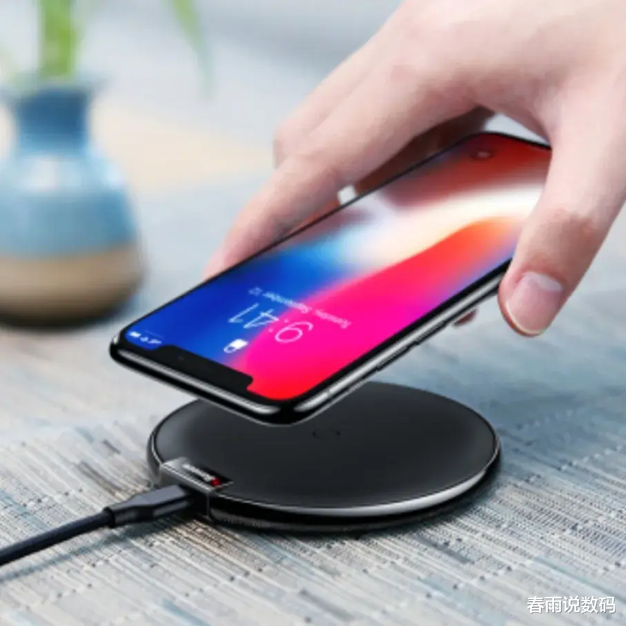 主板|為什么現在的手機都采用玻璃后蓋，僅僅是因為好看嗎？