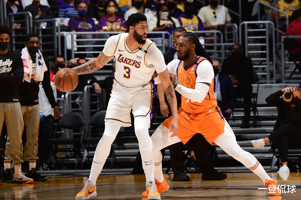 湖人隊|1人復(fù)出1人缺陣！湖人G5或大變陣，沃格爾欽點一人，詹皇賽前發(fā)話