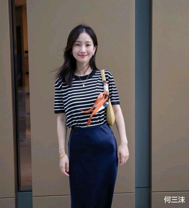 何三沫|要做有品位的女生，仙气飘飘的半身裙穿搭温柔满分，高级又有气质