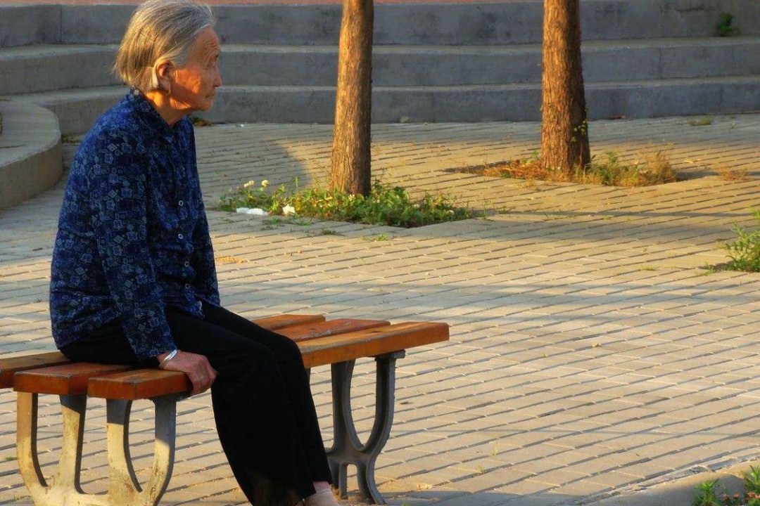 开心果妈妈育儿间|家庭月入4千却敢富养孩子，“精致穷”式育儿，反倒令外人看不起