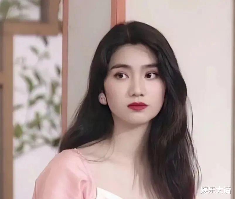 马蓉|母亲都是高颜值女星,孩子却个个长相平平,遗传真是门玄学啊