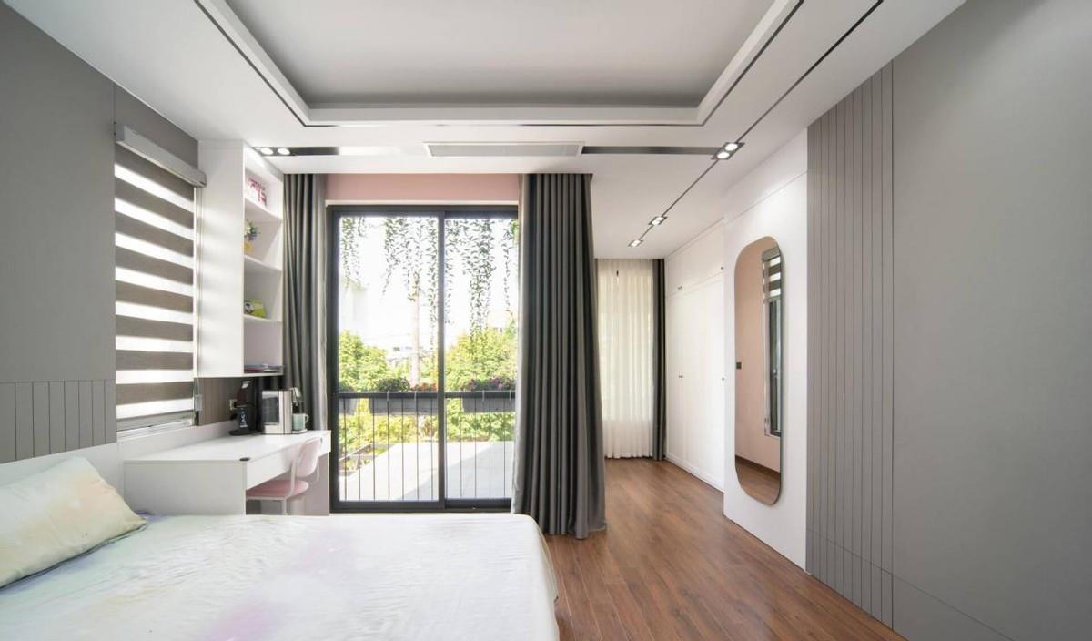 挑空客厅显大气，入户院子挺精致，这套360㎡别墅完工收获一致好评